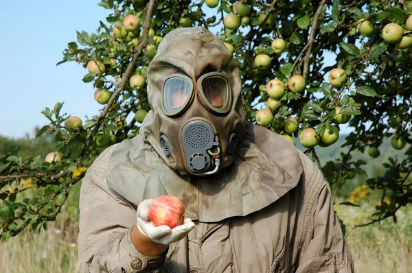 Hombre con máscara de gas — Foto de Stock