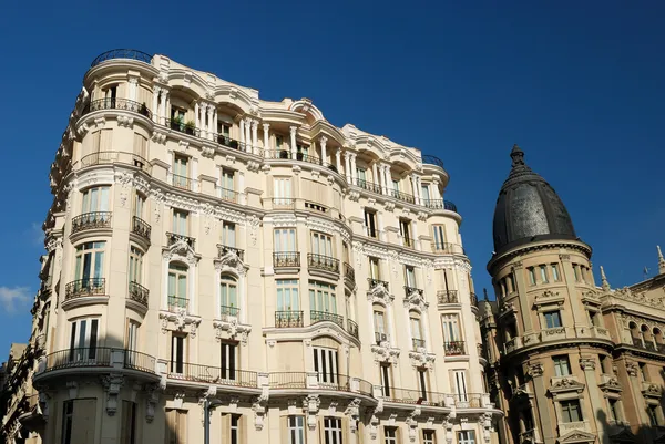 Budovy v gran via v Madridu, Španělsko — Stock fotografie