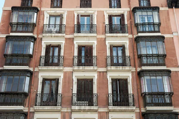 Façade de bâtiments en Madrid, Espagne — Photo