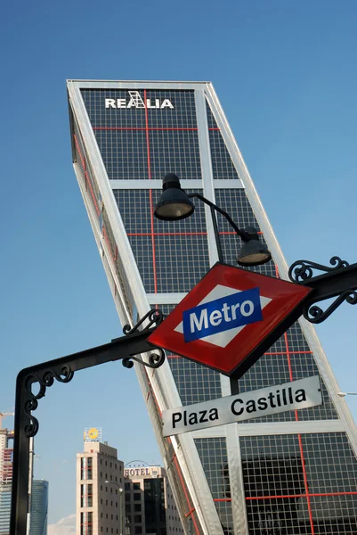 Metrostation plaza castilla in madrid, Spanje — Stockfoto