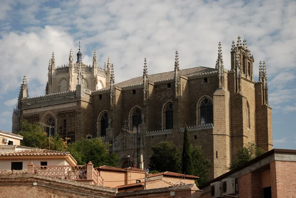 Średniowieczny kościół w starym mieście Toledo, Hiszpania — Zdjęcie stockowe