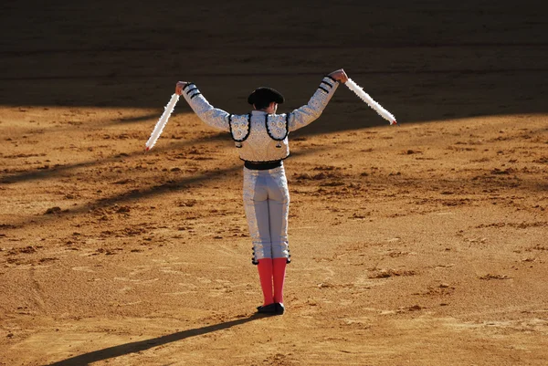 Banderillero in de arena van de stierengevechten in Spanje — Stockfoto