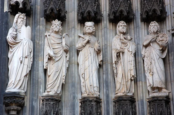 Sculpturen op de Dom van Keulen, Duitsland — Stockfoto