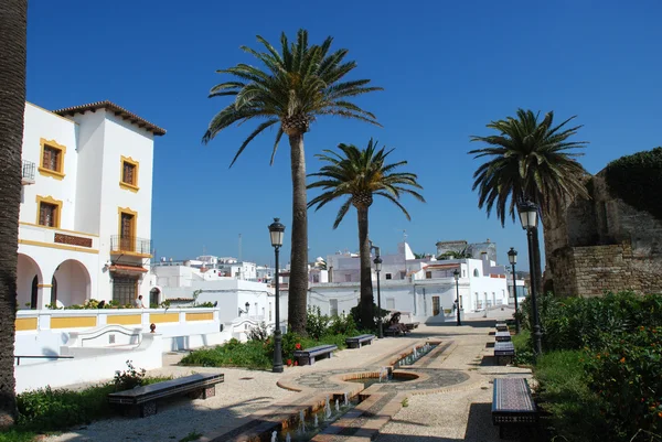 Tarifa, Güney İspanya eski şehirde kare — Stok fotoğraf