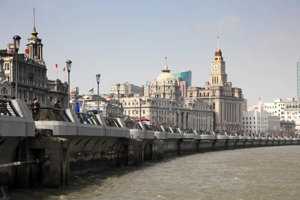 Promenade au Bund et rivière Huangpu à Shanghai, Chine — Photo