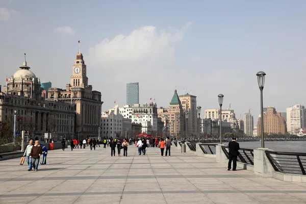Strandpromenaden vid the bund i shanghai, Kina — Stockfoto