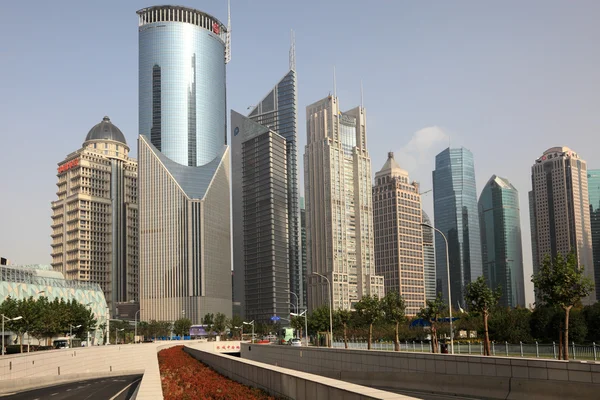 Highrise buildings downtown in Pudong, Shanghai, China — Stock Photo, Image