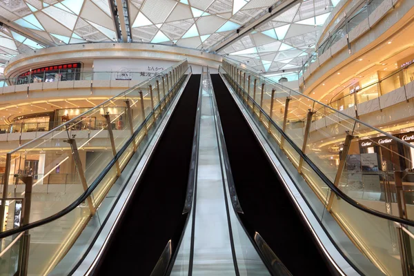 Interior of the IFC Shopping Mall in Pudong, Shanghai, China — Stock Photo, Image