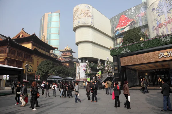 Centro commerciale City Plaza con decorazioni natalizie a Shanghai, Cina — Foto Stock