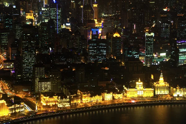 Miasto Szanghaj oświetlone w nocy. Chiny — Zdjęcie stockowe