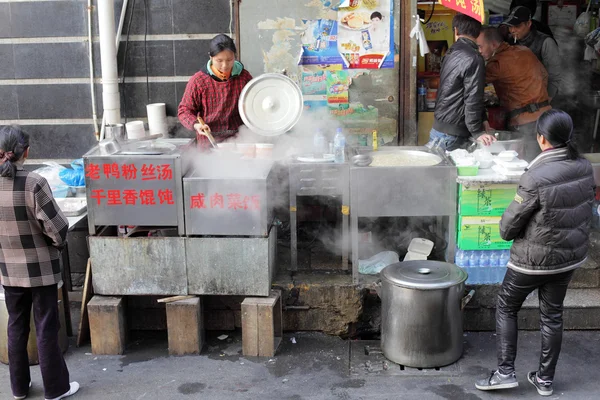 Typický pouliční kuchyně v shanghai, Čína — Stock fotografie