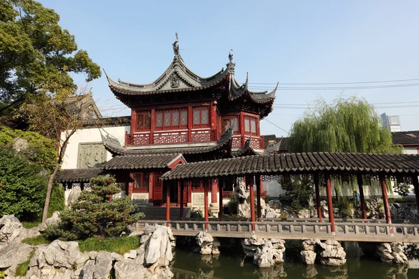 Tradiční čínská architektura v yuyuan garden, Šanghaj, Čína — Stock fotografie