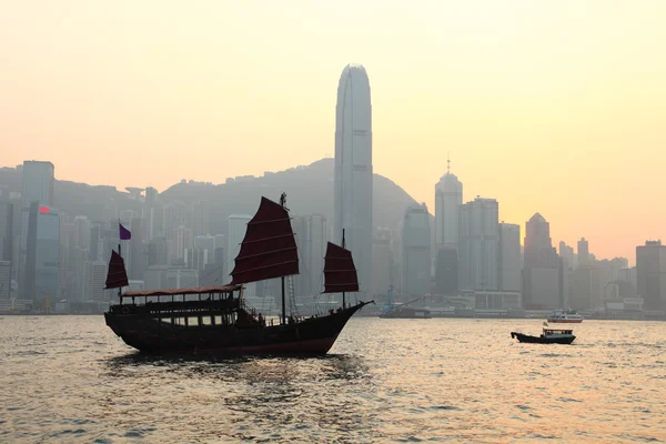 Skyline of Hong Kong in the evening — Stock Photo, Image