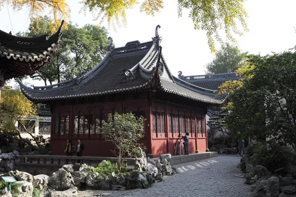 Традиционная китайская архитектура в саду Юйюань, Шанхай Китай — стоковое фото