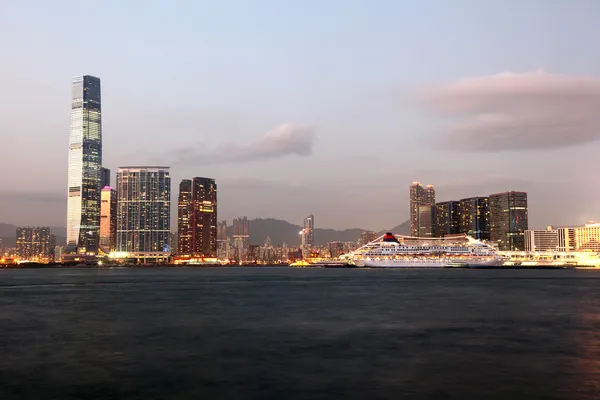 在黄昏的香港天际线 — 图库照片
