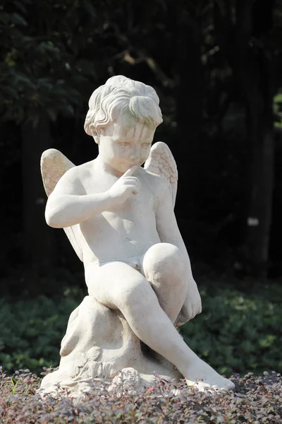 Socha okřídleného anděla — Stock fotografie