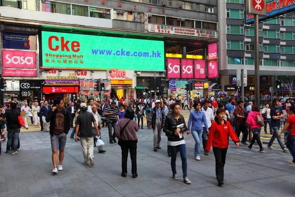 Overvolle straat in hong kong kowloon, china — Stockfoto