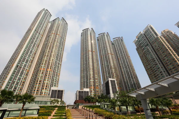 Edifícios de apartamentos Highrise em Hong Kong, China — Fotografia de Stock