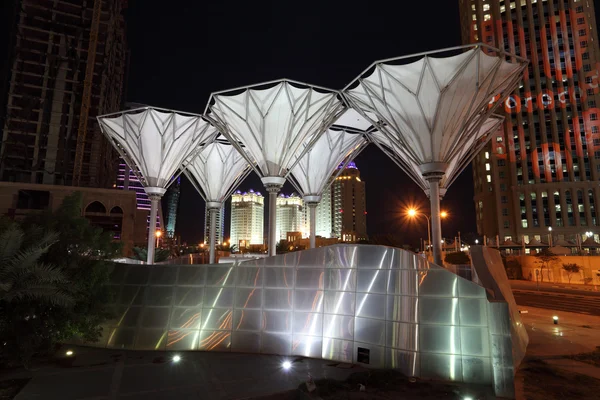 Arquitetura no centro de Doha, Qatar, Oriente Médio — Fotografia de Stock