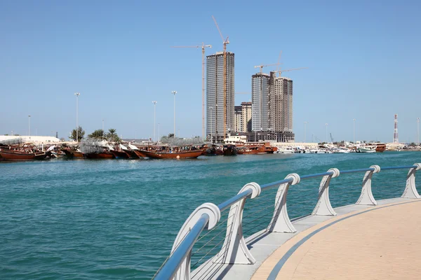 Corniche en Abu Dhabi, Emiratos Árabes Unidos — Foto de Stock
