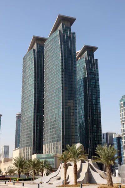 Grattacielo in centro a Doha, Qatar, Medio Oriente — Foto Stock