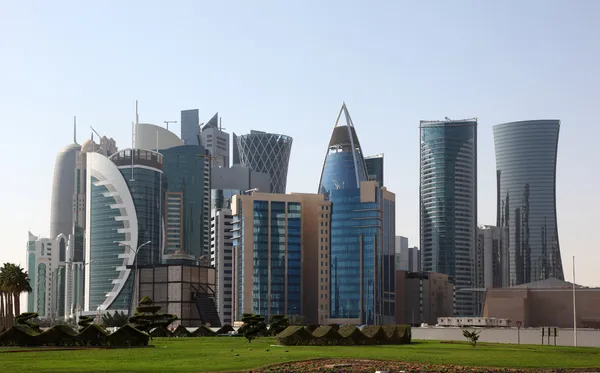 Arranha-céus no centro de Doha, Qatar, Médio Oriente — Fotografia de Stock