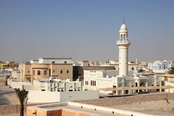 Moskee in woonwijk van doha, qatar, Midden-Oosten — Stockfoto