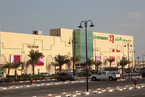 LuLu hipermercado y centro comercial en Lusail, Qatar, Oriente Medio — Foto de Stock