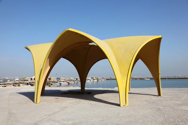 Paviljoen op de corniche in manama, Bahrein (Bahrain), Midden-Oosten — Stockfoto