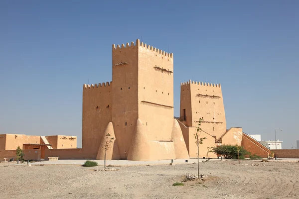 La histórica Torre Barzan en Doha, Qatar, Oriente Medio — Foto de Stock