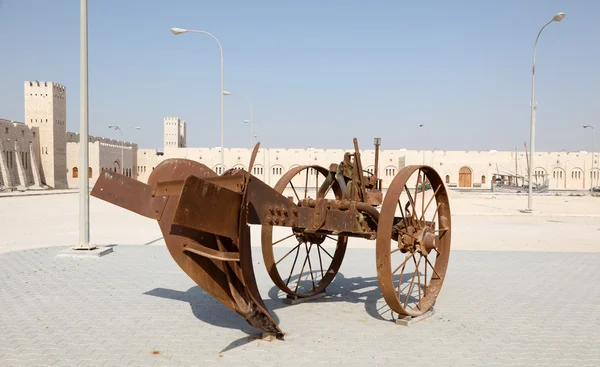 Alter Pflug im Scheich Faisal Museum in Katar, Naher Osten — Stockfoto