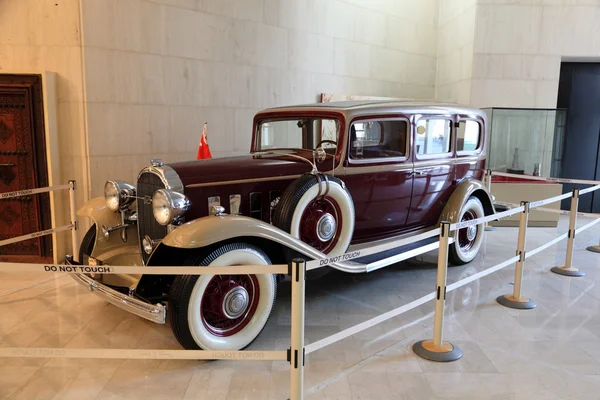 1934 buick de xeque isa bin salman al-khalifa, no Museu Nacional do Bahrein, a Oriente — Fotografia de Stock