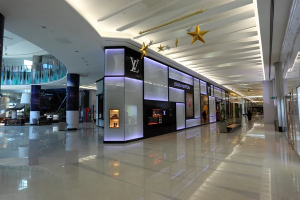 Moda Mall innerhalb des Bahrain World Trade Center. Königreich Bahrain, Mittlerer Osten — Stockfoto