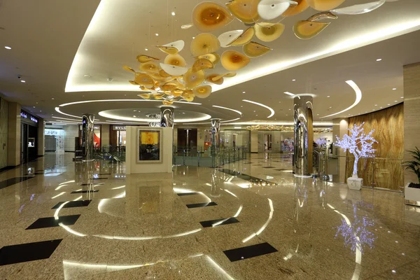 Luxury Mall inside of the Etihad Towers in Abu Dhabi, United Arab Emirates — Stock Photo, Image