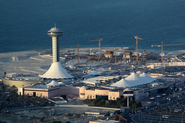 Luchtfoto van de marina mall in abu dhabi, Verenigde Arabische Emiraten — Stockfoto