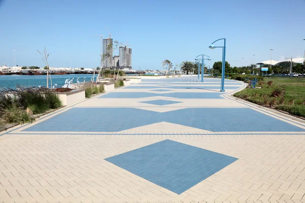 Corniche em Abu Dhabi, Emirados Árabes Unidos — Fotografia de Stock