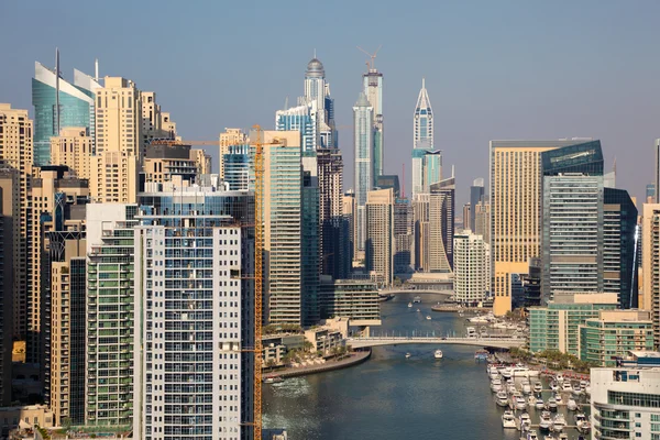 Dubai marina stadsgezicht. Dubai, Verenigde Arabische Emiraten — Stockfoto