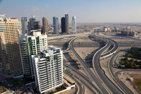 Intersecção rodoviária em Dubai, Emirados Árabes Unidos — Fotografia de Stock