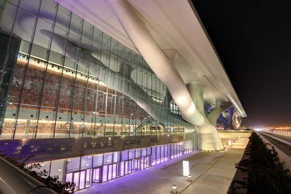 Qatar National Convention Centre la nuit. Doha, Qatar, Moyen-Orient — Photo