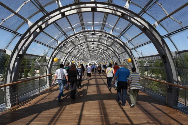 Pasarela en el edificio de la Feria de Leipzig. Sajonia, Alemania —  Fotos de Stock