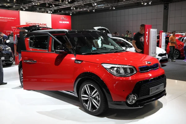 LEIPZIG, GERMANY - JUNE 1: New KIA Soul at the AMI - Auto Mobile International Trade Fair on June 1st, 2014 in Leipzig, Saxony, Germany — Stock Photo, Image
