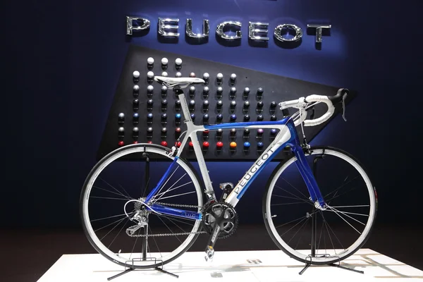 LEIPZIG, GERMANY - JUNE 1: Peugeot Racing Bicycle at the AMI - Auto Mobile International Trade Fair on June 1st, 2014 in Leipzig, Saxony, Germany — Stock Photo, Image