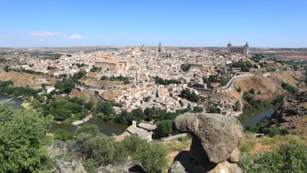 Vista panorámica del casco antiguo de Toledo — Vídeo de stock