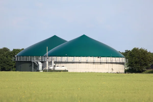 Moderna planta de biogás para energías renovables — Foto de Stock