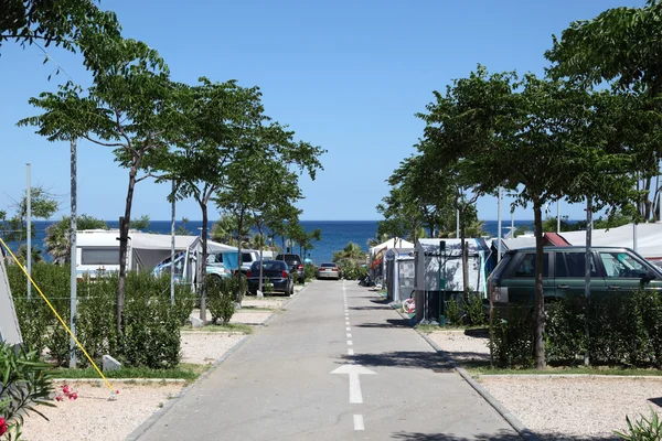 Campingen vid Medelhavets kust i södra Spanien — Stockfoto
