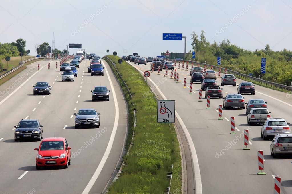 Traffic jam on German autobahn (highway) Redaktionell stockfoto