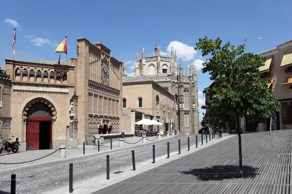 Площадь в Толедо, Кастилья-Ла-Манча, Испания — стоковое фото
