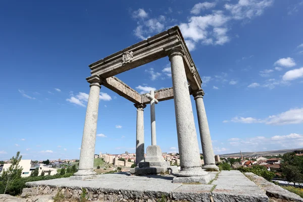 Monumento a los cuatro postes en Ávila, Castilla y León, España — Foto de Stock