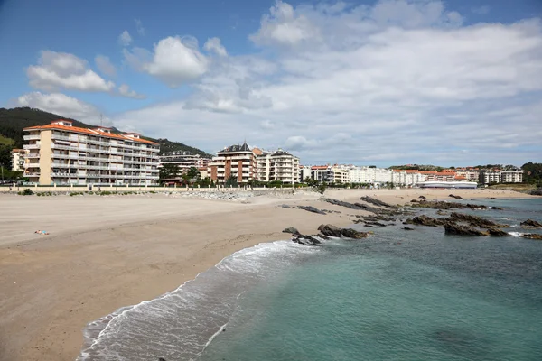 Playa de Ostende beach in town Castro Urdiales. Cantabria, Spain — Stock Photo, Image