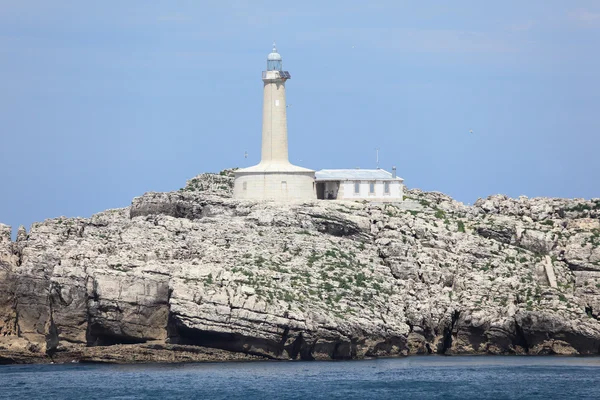 Deniz feneri mouro Island santander, cantabria, İspanya — Stok fotoğraf